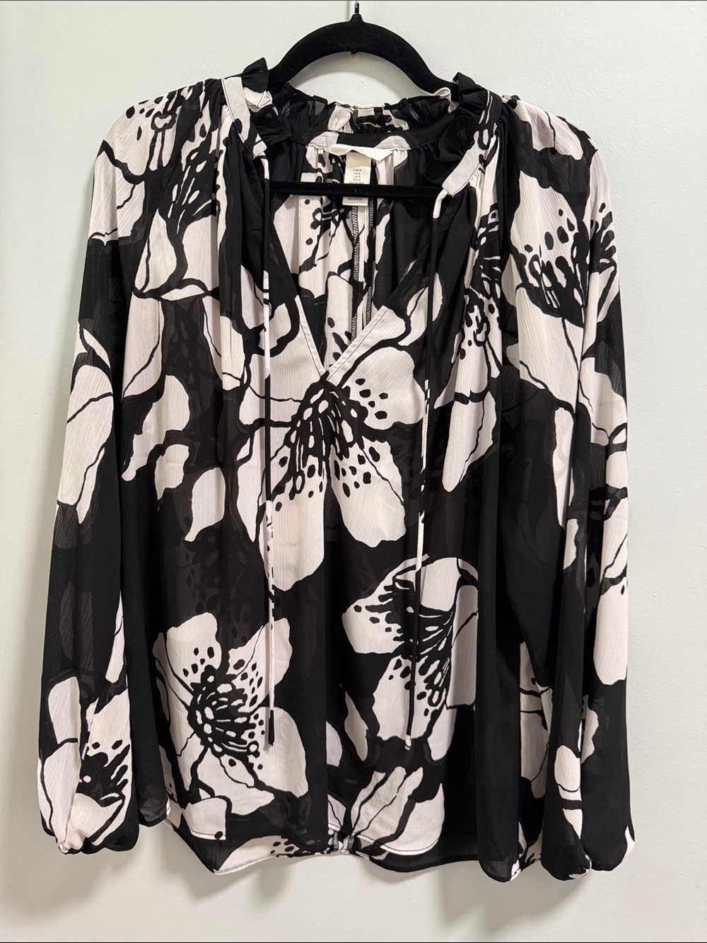 HM Sheer Woven Black & White Floral Peasant Blouse - Women